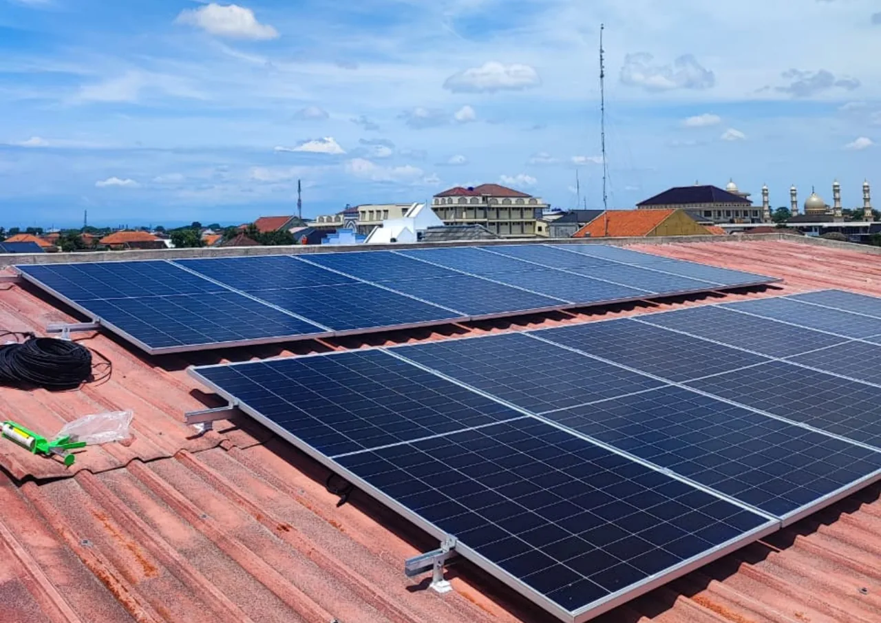PLTS 7,44 kWp di Konveksi Aflaha Hijab Sukoharjo