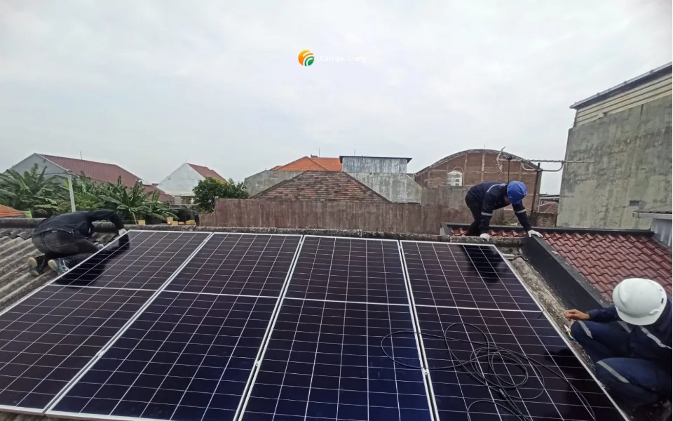 PLTS rumah tinggal 2,48 kWp di Sidoarjo oleh Ufuk Hijau Energi