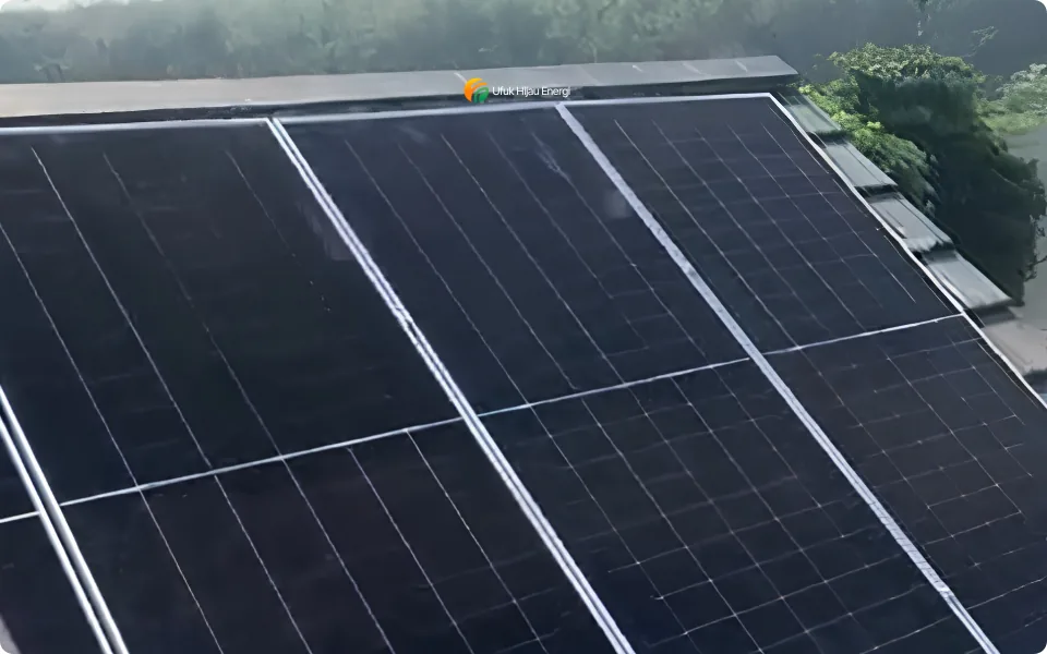 PLTS rumah tinggal 3,7 kWp di Semarang oleh Ufuk Hijau Energi