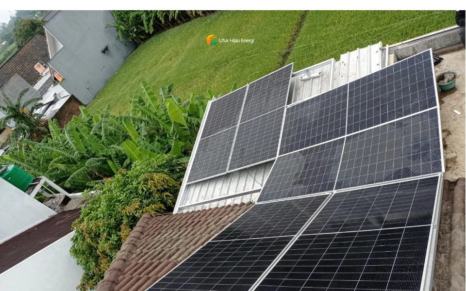 PLTS rumah tinggal 3,72 kWp di Sleman oleh Ufuk Hijau Energi